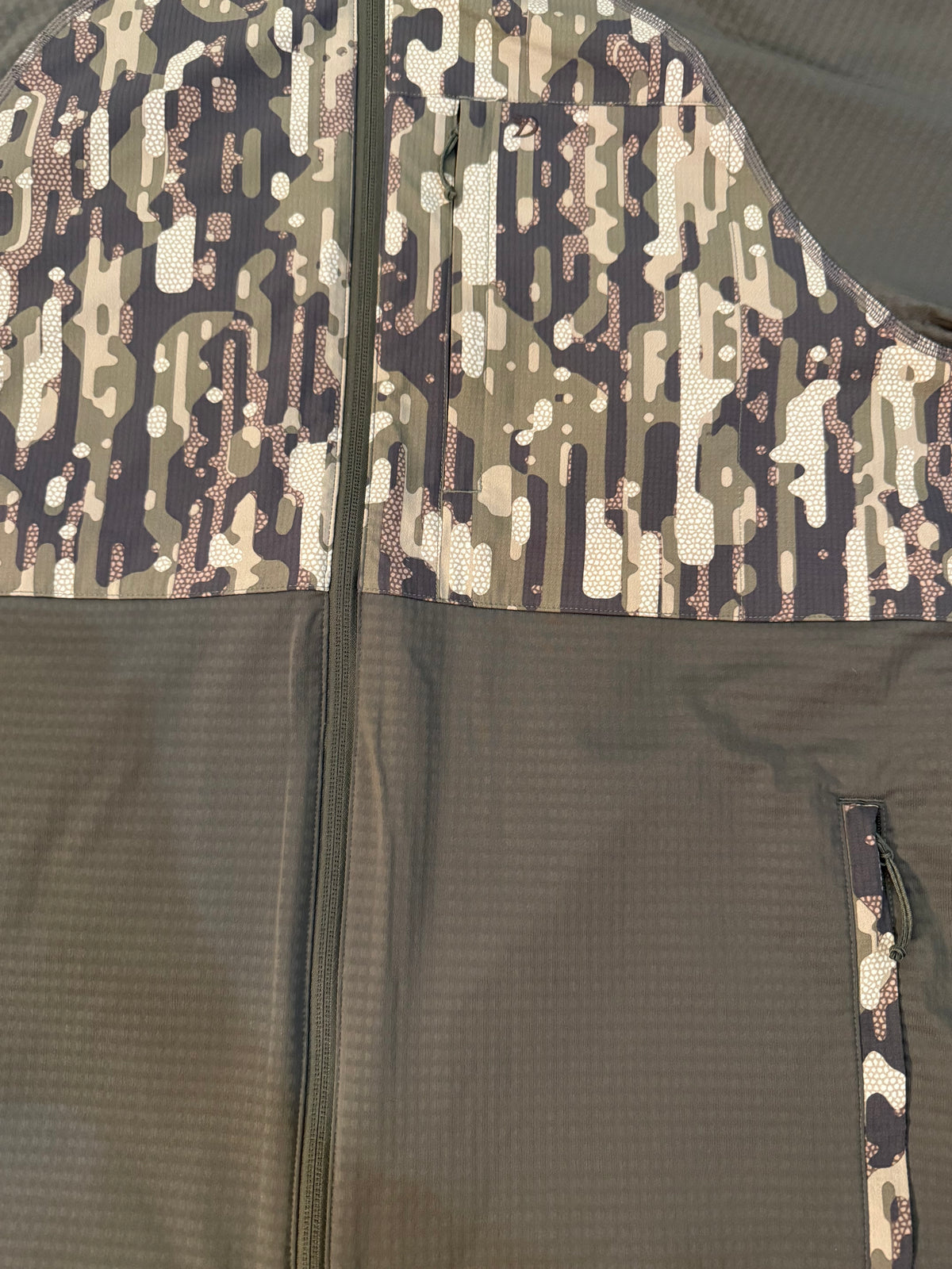 Duck Camp Men’s Lightweight Grid Tech Fleece
