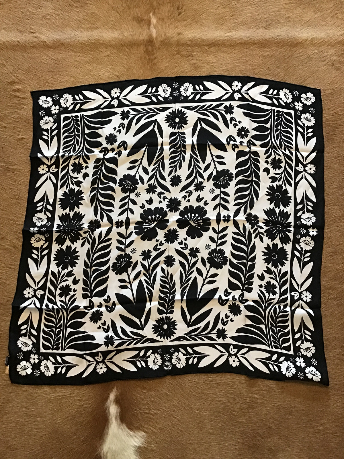 Senorita Scarf 35x35