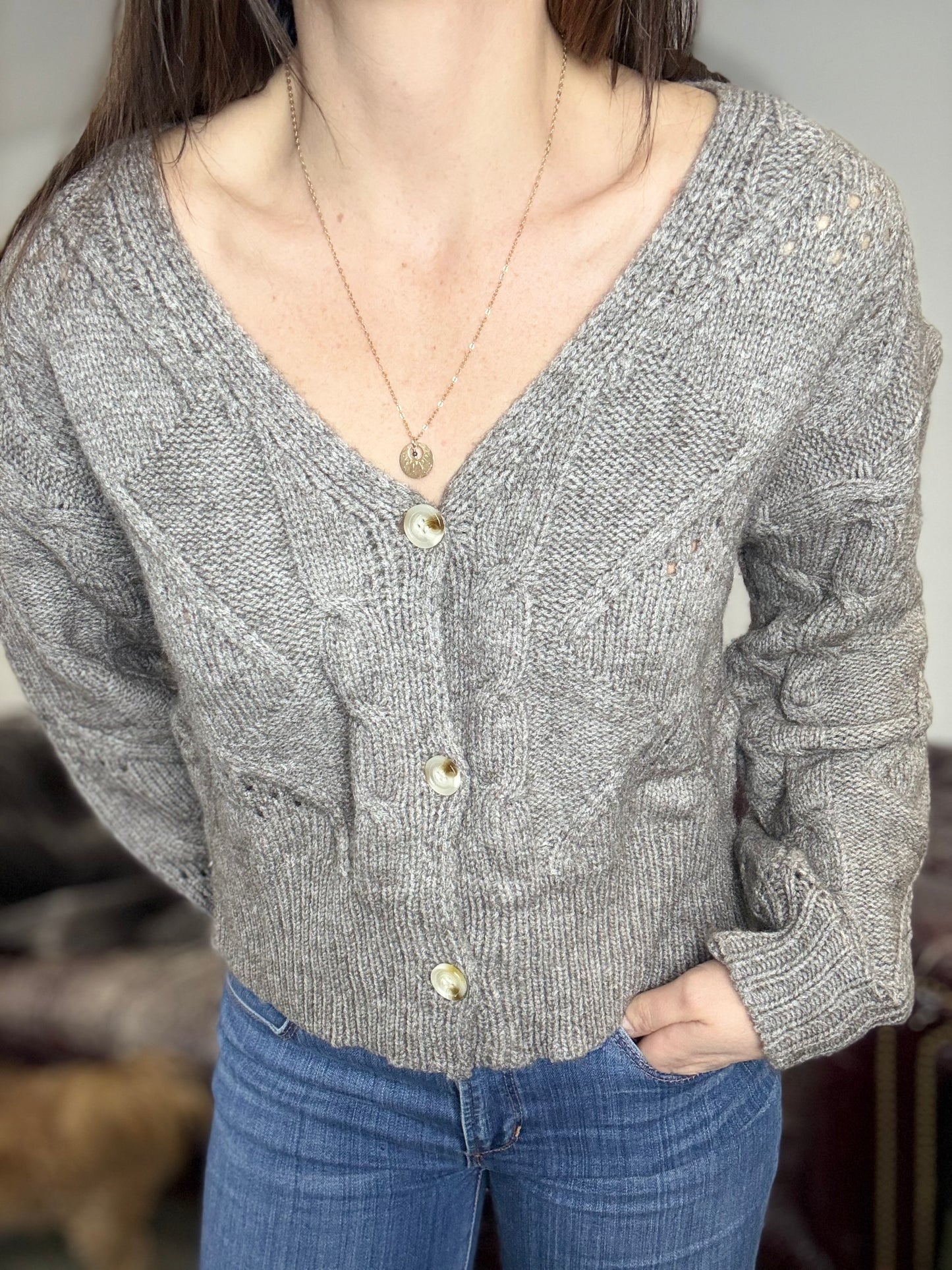 BUTTON DOWN CABLE KNIT CROPPED SWEATER CARDIGAN