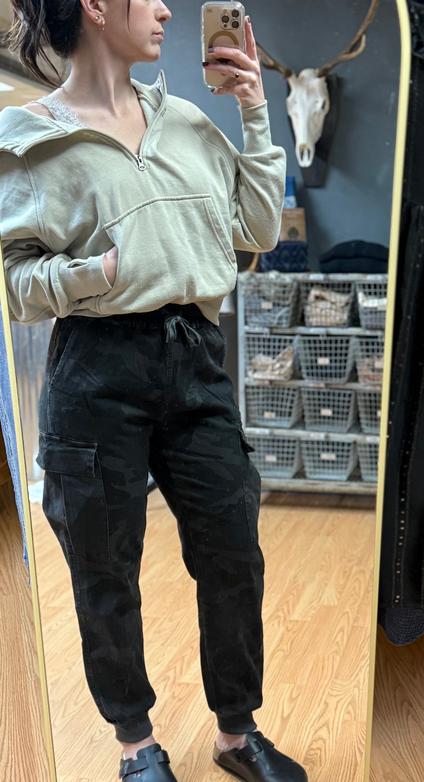 CAMO CARGO JOGGER PANTS